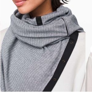 NWOT Lululemon Vinyasa Scarf *Rulu Heathered Herringbone Black Heathered White